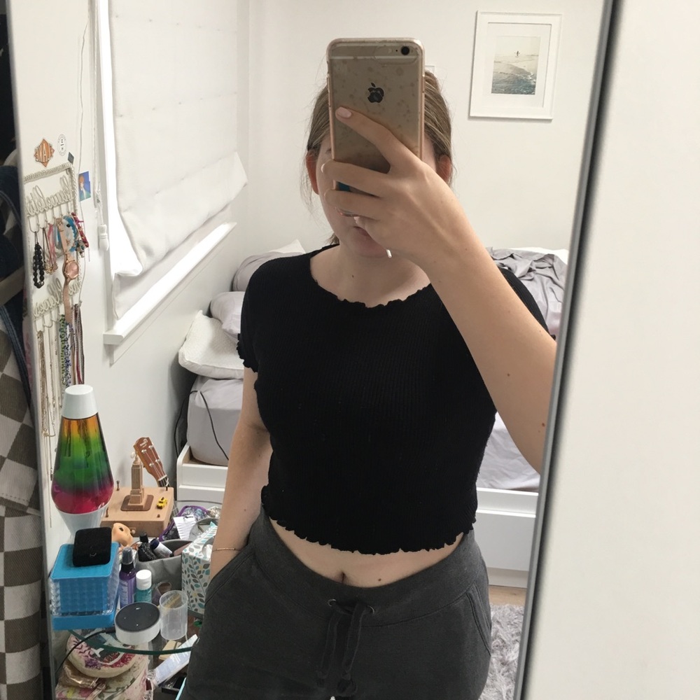 Brandy Melville Cropped Black Shirt